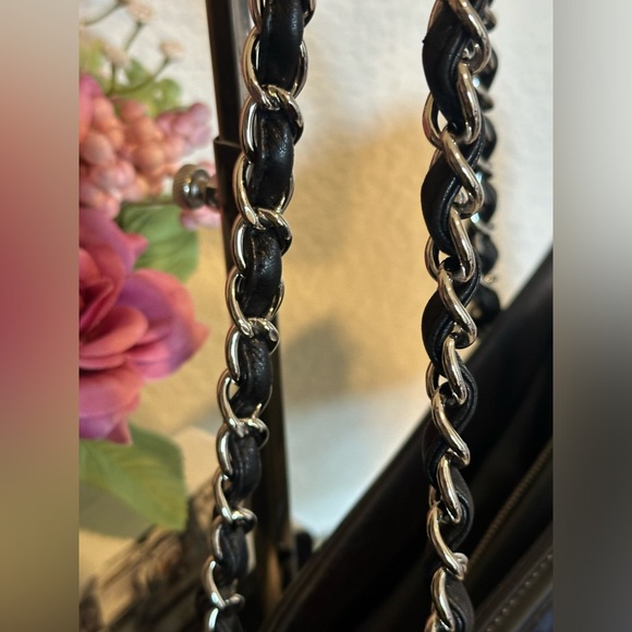 CHANEL black & white authentic CC Lipstick Chain Shoulder Bag patent leather - Picture 10 of 11